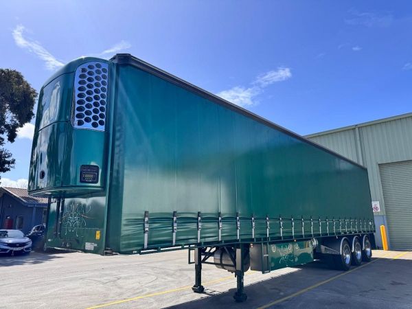 2011 Maxitrans St3 22 Pallet Refrigerated Curtain Sider image