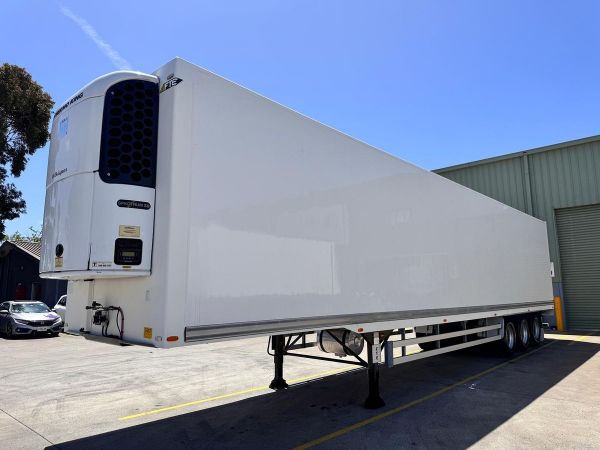 2014 FTE St3 24 Pallet -28 Freezer, Rear Evap Roller Door, 4.2M image