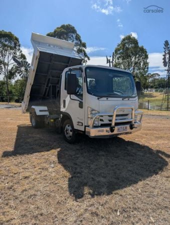 2017 Isuzu N Series NPR 45/55-155 image