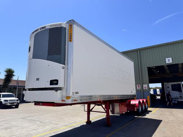 2012 Maxitrans St3 Lead A 12 Pallet High Cube Reefer Stacker image