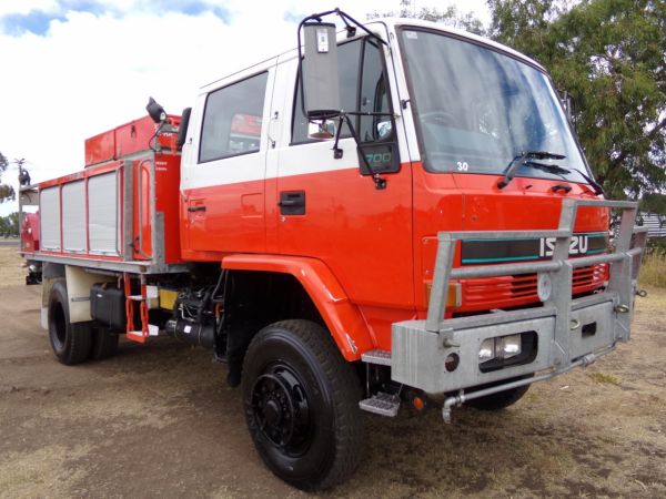 1996 ISUZU FTS700 Fire Truck image