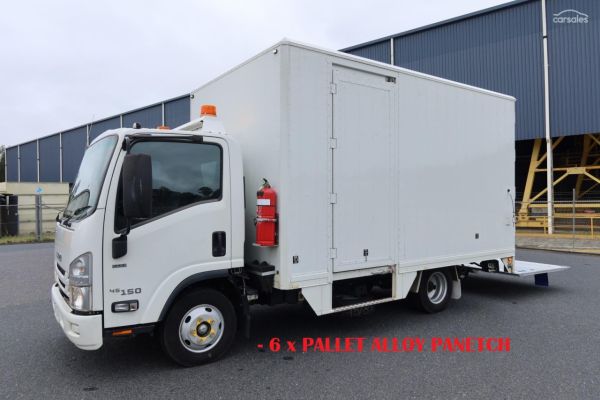 2015 Isuzu N Series NNR 45-150 MWB AMT Auto image