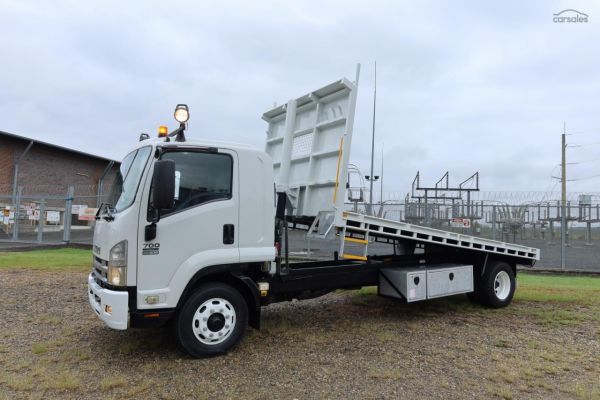 2011 Isuzu F Series FSR 700/850 Premium AMT Auto image