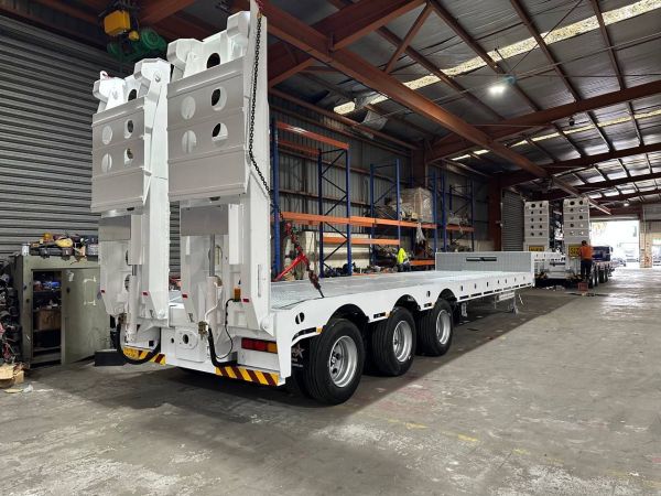 Stonestar Drop Deck Widener 19.5 Axle image