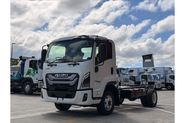 2026 Isuzu FRR 110-240 image