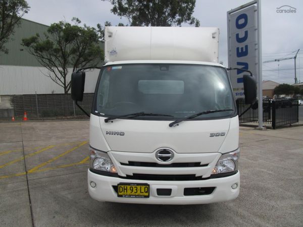 2023 Hino 300 Series 616 image
