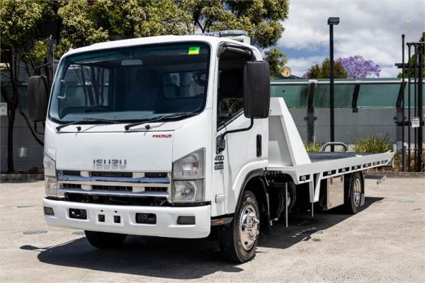 2011 Isuzu N Series Cab Chassis NPR 400 Premium image