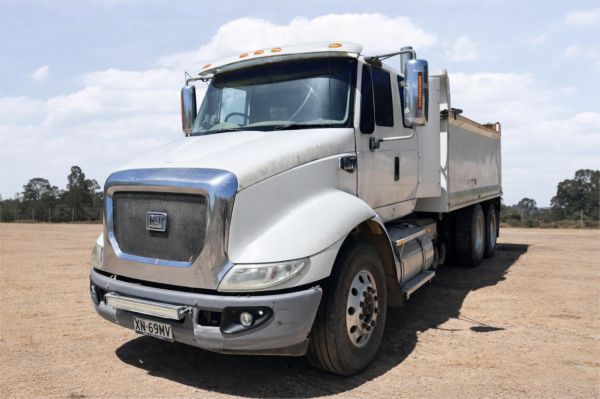 2010 Caterpillar CT Prime Mover 610 image