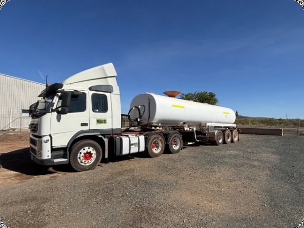 2014 Volvo FM MK2 6x4 With Boomer Triaxle Water Tanker Trailer image