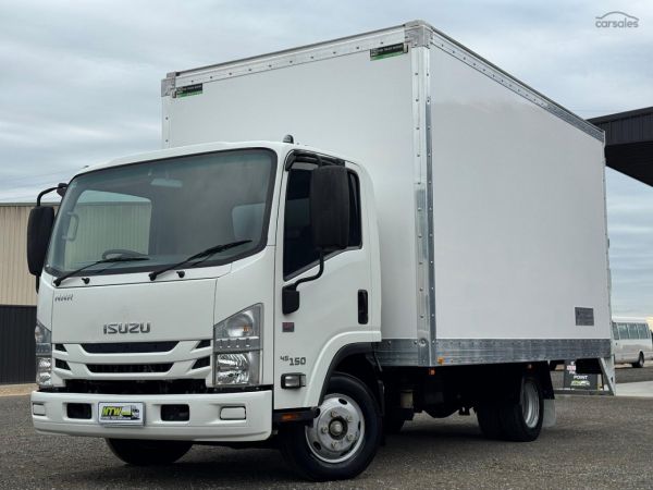 2018 Isuzu N Series NNR 45-150 LOW KMS image