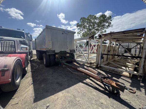 2006 Maxitrans (HXW D3) Tri-Axle Dog Trailer image