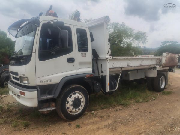 2004 Isuzu F Series FTR 900 image