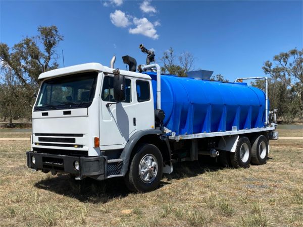2004 IVECO ACCO Water Cart 2350 G DISTRIBUTOR (6x4) image