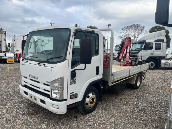 2014 ISUZU NPR200 Flatbed image