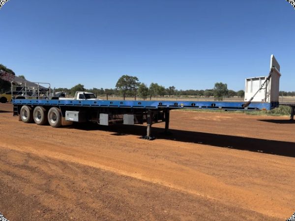2022 AAA 45ft Flat Deck Tri-Axle image