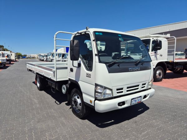 2007 Isuzu NPR300 Tray 3 Ton Tray image