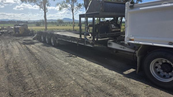 2019 Fwr Elite tri axle Tag trailer with ramps image