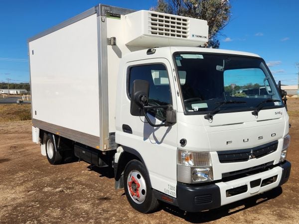 2021 MITSUBISHI FUSO CANTER 515 Refrigerated image
