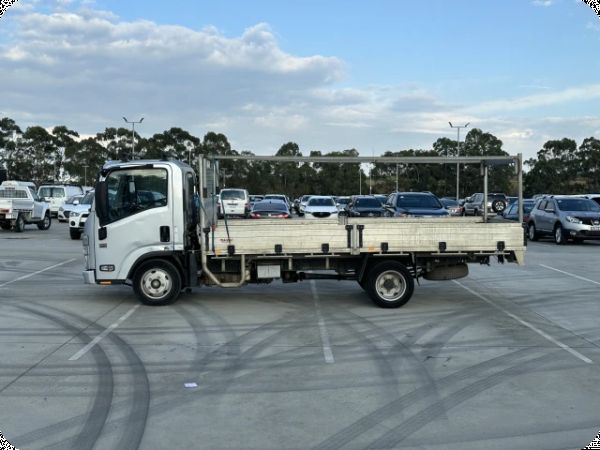 2022 Isuzu NLR 45-150 4x2 Tray Truck image