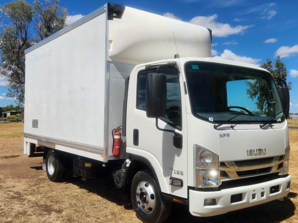 2018 ISUZU NPR45-155 Box Truck image