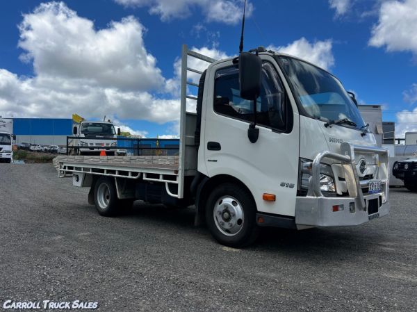 2021 HINO 300 616 Flatbed image