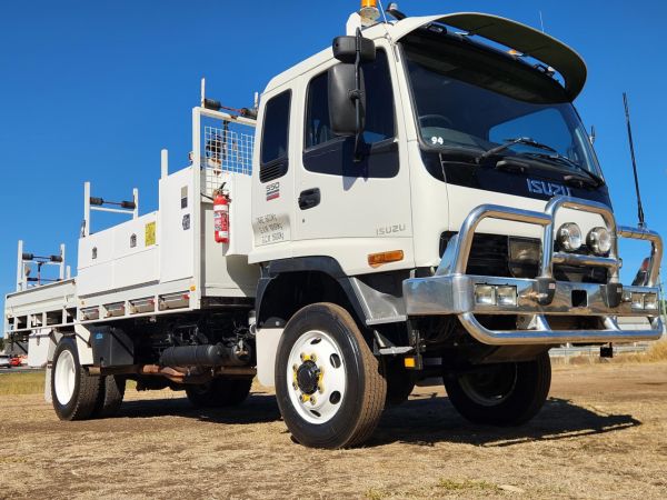 2004 ISUZU FSS550 Service Vehicle image