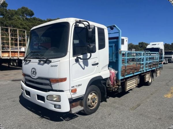 2016 UD Condor 4x2 Tray Truck image