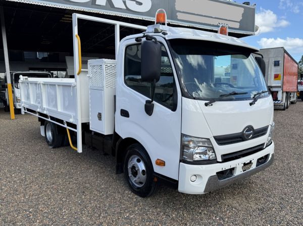 2015 Hino 300 Tipper 717 image