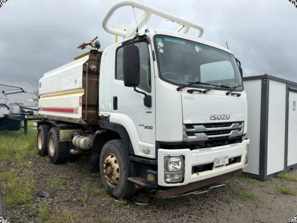 2017 ISUZU FH FVZ 8x2 Water Truck image