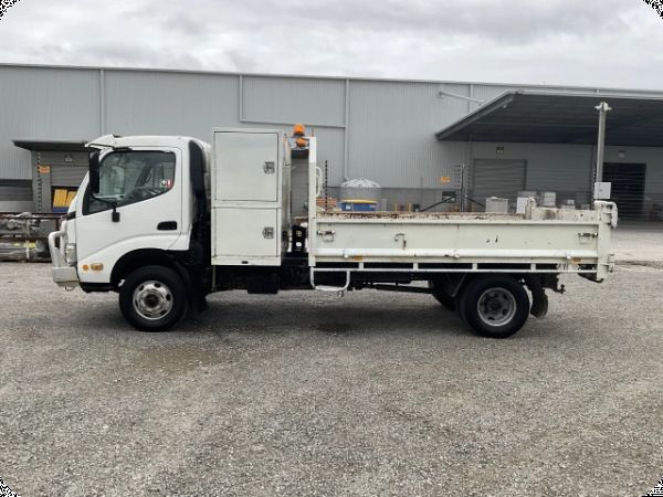 2007 Hino Dutro 300 4x2 Tipper image