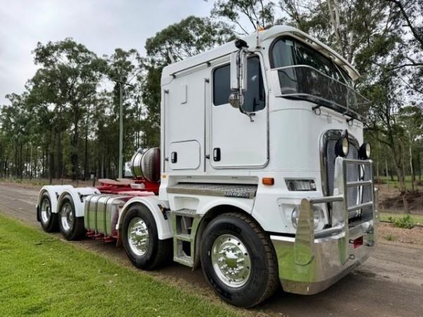 2018 KENWORTH K200 8X4 FLAT ROOF, CUMMINS X15, 83K KMS ON REBUILD, AUTO image