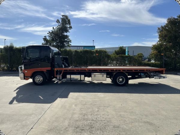 2013 Hino FD500 4x2 Tilt Tray image