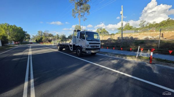 2010 Mitsubishi Fuso fighter Tilt tray image
