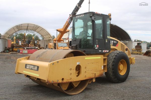 2007 Caterpillar CS74 image