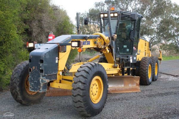 2016 Komatsu GD555-5 image