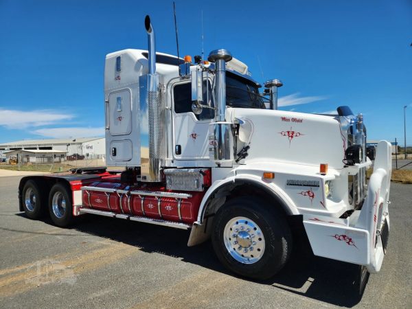 2018 KENWORTH T659 image