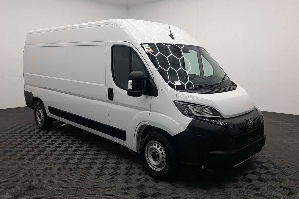 2026 Peugeot Boxer Pro X250 LWB Mid Roof image
