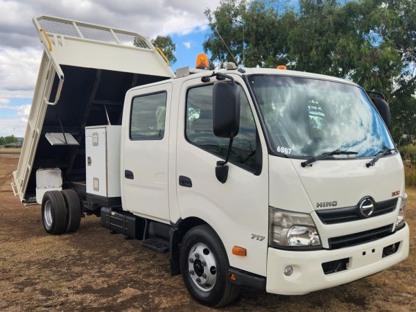 2013 HINO 300 717 Dump Truck image