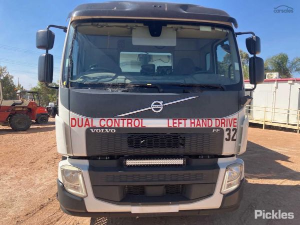 2019 Volvo FE320 Garbage Compactor Side Loading image