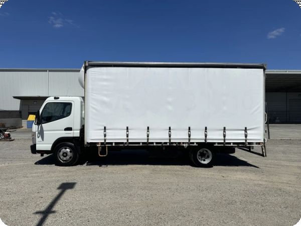 2018 Mitsubishi Fuso Canter 918 4x2 Curtainsider image