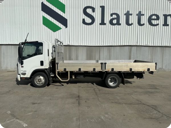 2022 Isuzu NNR 45-150 4x2 Tray Truck image