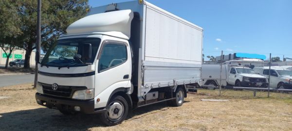 2008 Toyota DYNA Hybrid  Box Truck image