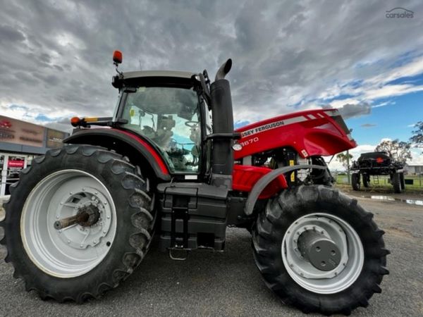 2014 Massey Ferguson MF8670 image