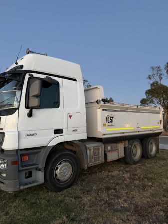 2017 Mercedes-Benz ACTROS 3355 STEEL TIPPER image