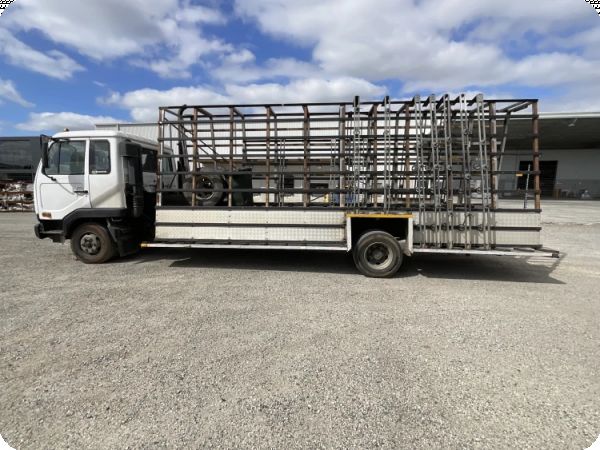 2006 UD Nissan MK240 4x2 A Frame Truck image