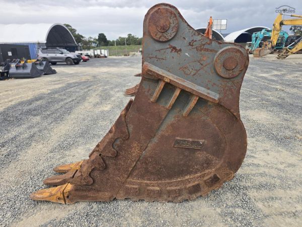 2020 Case Vic 49T 110 pin GP Bucket image