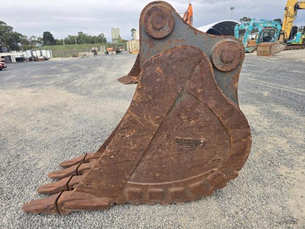 2020 Case Vic 49T 110 Pins GP Bucket image