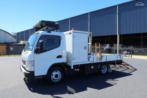 2015 Fuso Canter 515 SWB AMT Auto image