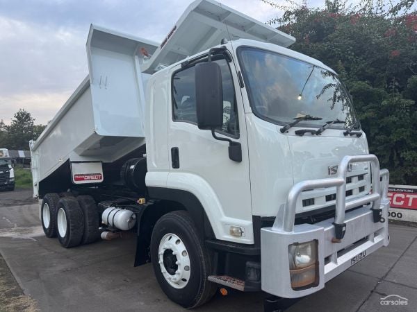 2012 Isuzu F Series FVZ 1400 image