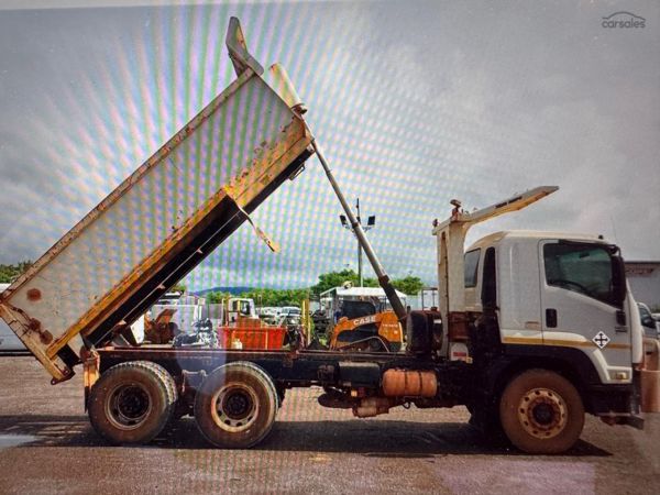 2012 Isuzu F Series FVZ 1400 image